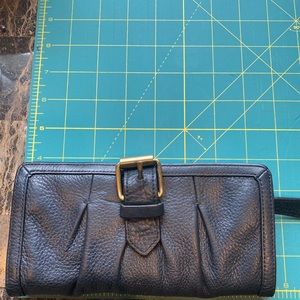 Supple leather Cole Haan Wallet!